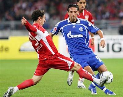 手分别是威, 到正赛资格, 中国德比