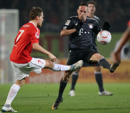 策划, 保持竞赛组, div